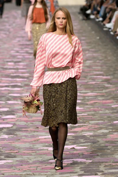 Look 23